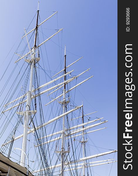 An old sailing ship Suomen Joutsen has changed into a museum ship.