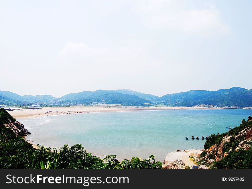 Island lies in Zhoushan of Zhejiang, which is famous for its peach