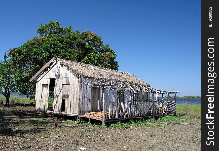 Wooden abandoned house in countryside - Amazonia - Brazil