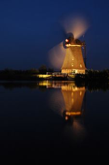 Historic Speedy Windmill Royalty Free Stock Images Historic Speedy Windmill Royalty Free Stock Images