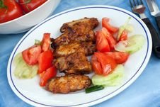 Grilled Chicken Legs With Salad Royalty Free Stock Photos Grilled Chicken Legs With Salad Royalty Free Stock Photos
