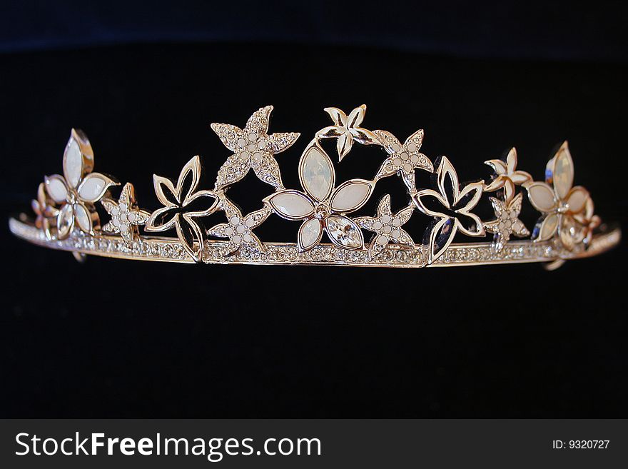 Crown to be used by princesses