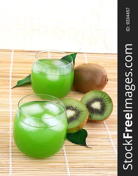 Kiwi and kiwi juice in a glass