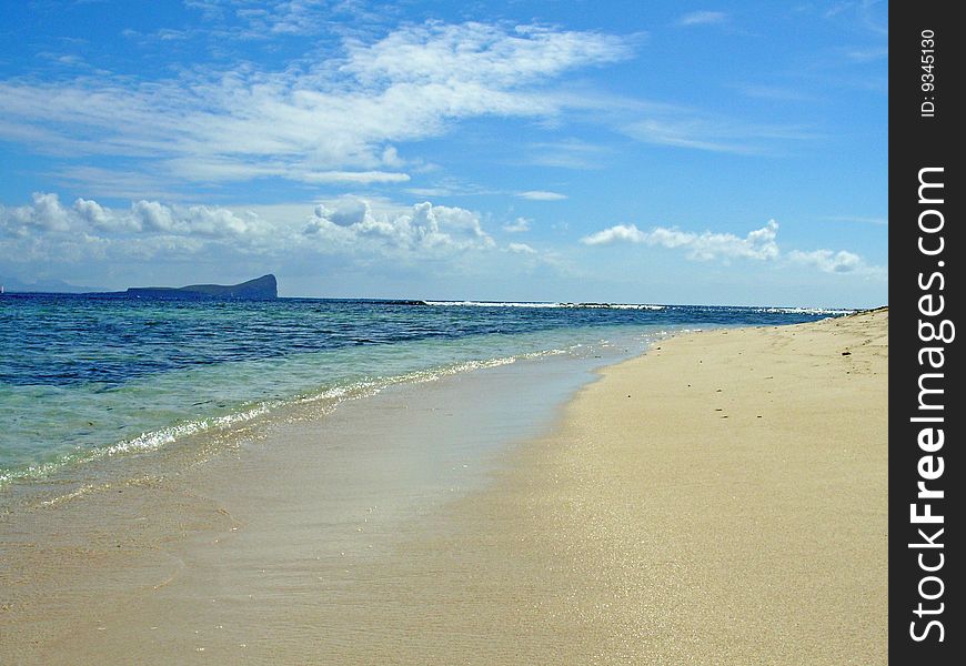 Emty sandy beach at beautyful sunny day. Emty sandy beach at beautyful sunny day
