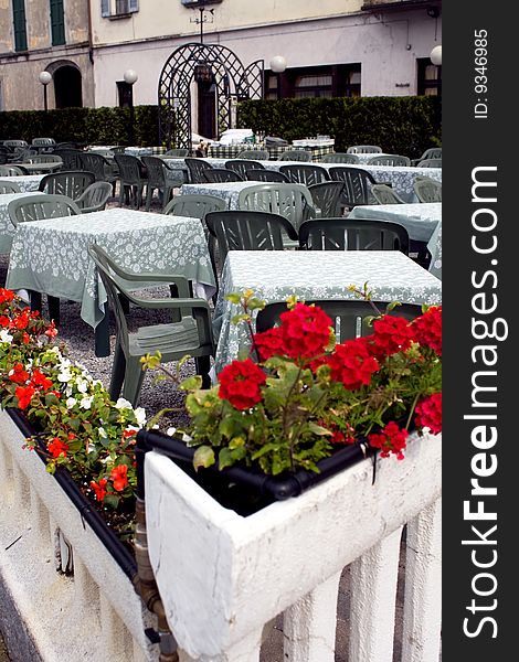 Restaurant with outdoor pots of flowers