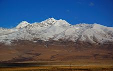 Plateau Snow Mountain And Railway Royalty Free Stock Photography Plateau Snow Mountain And Railway Royalty Free Stock Photography