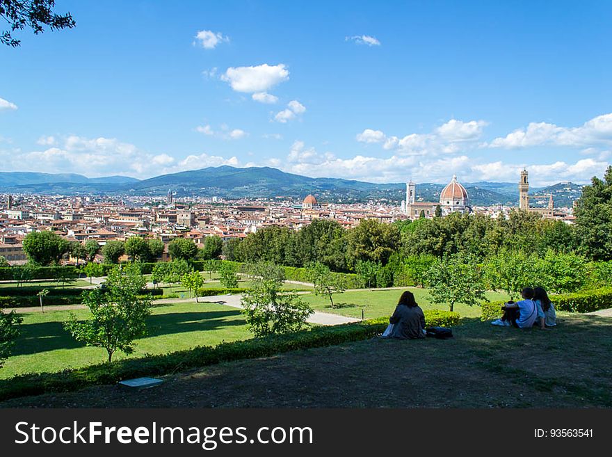 Florence panorama from Boboli Gardens, with Il Duomo, Giotto Campanile and Palazzo Vecchio on the horizon.