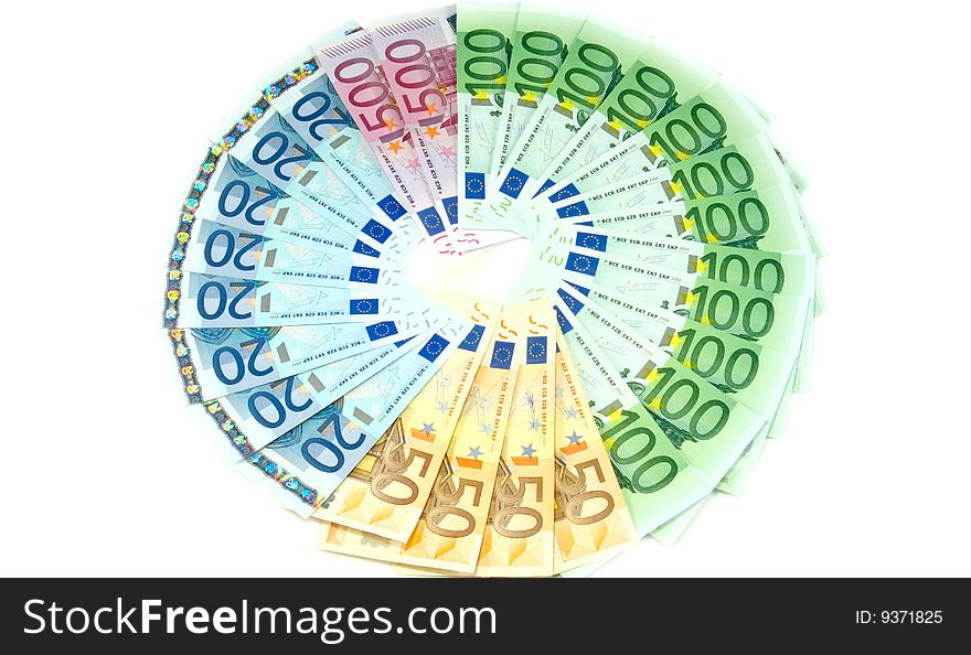 Euro bills aligned to shape a circle