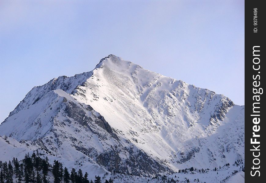 Mountain with which all neighbouring tops open. Mountain with which all neighbouring tops open
