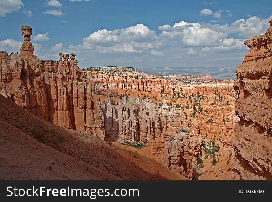 View from the rim of the Bryce Canyyon to the Hoodoos. View from the rim of the Bryce Canyyon to the Hoodoos