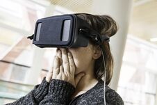 Woman With Glasses Virtual Reality Royalty Free Stock Images