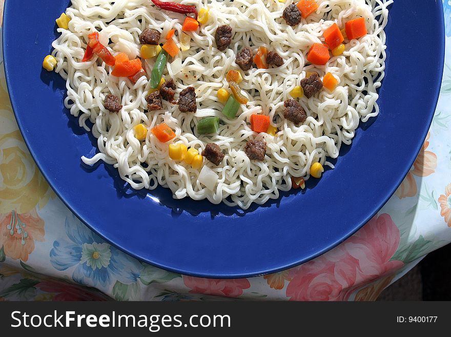 Pasta with vegetables and meat