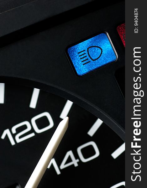 Speedometer of and beamlight indicator