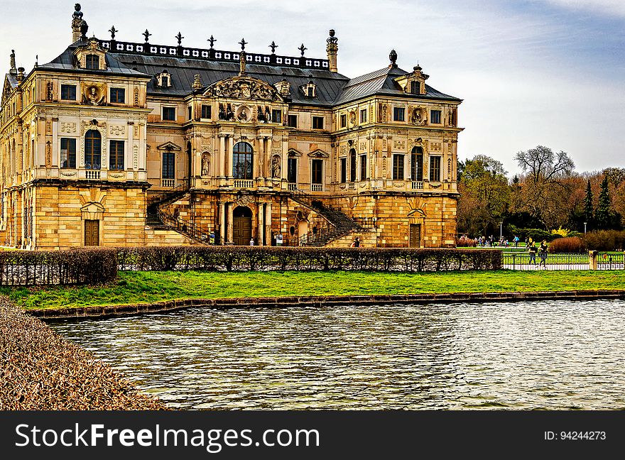The summer palace, or Sommerpalais in the GroÃŸer Garten (Great Garden) park in central Dresden. The summer palace, or Sommerpalais in the GroÃŸer Garten (Great Garden) park in central Dresden.