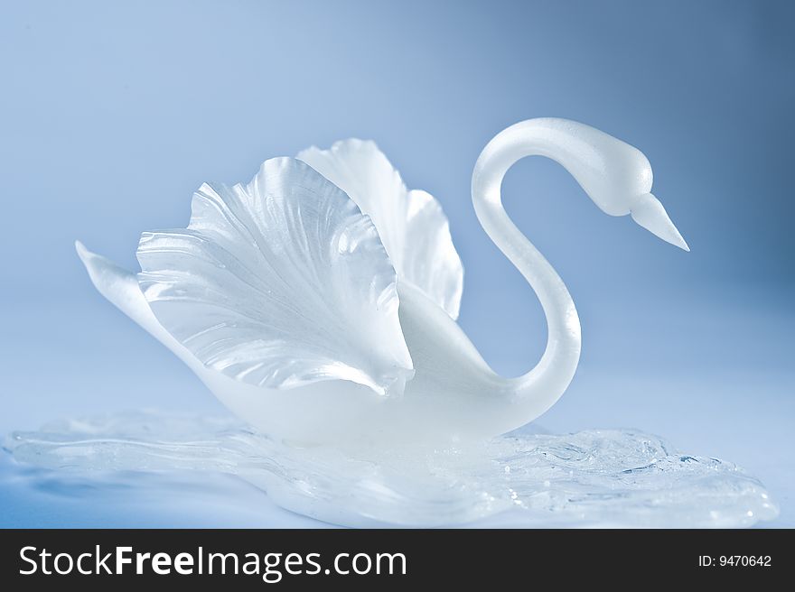 A see with a swan in sugar. A see with a swan in sugar