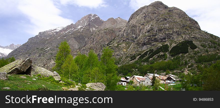 Small hamlet landscape and mountains in the alps (berarde, oisans), france.