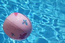 Ball In Pool Royalty Free Stock Photos