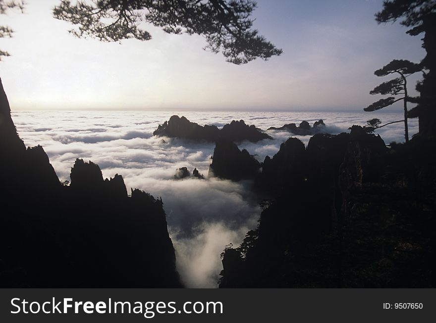 The scene of yellow mountain,panoramic of sea of clouds