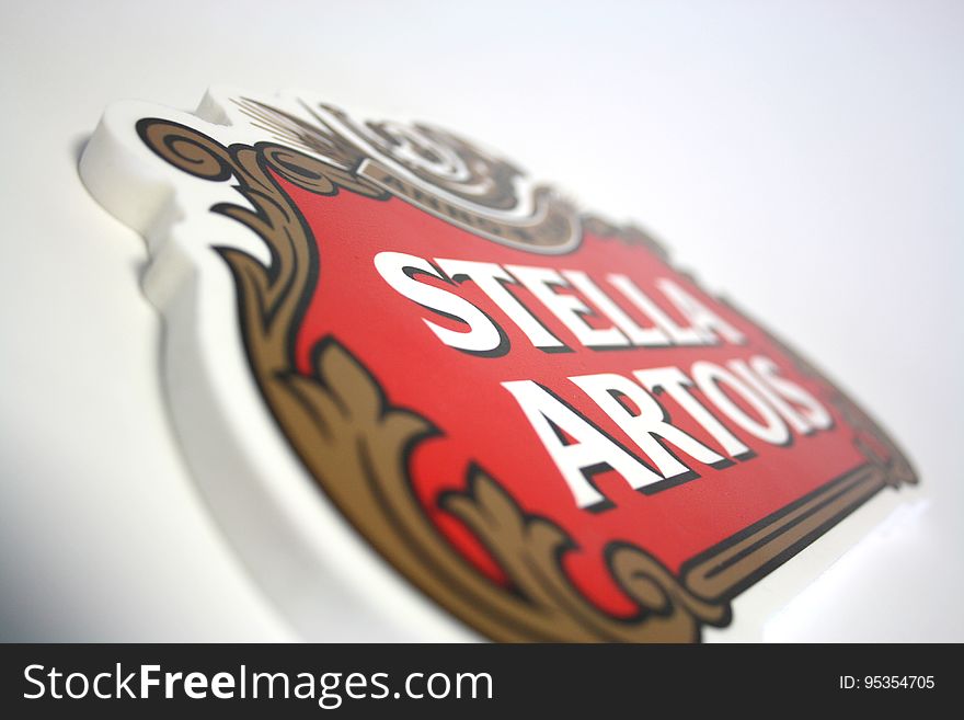 A logo of Stella Artois beer.