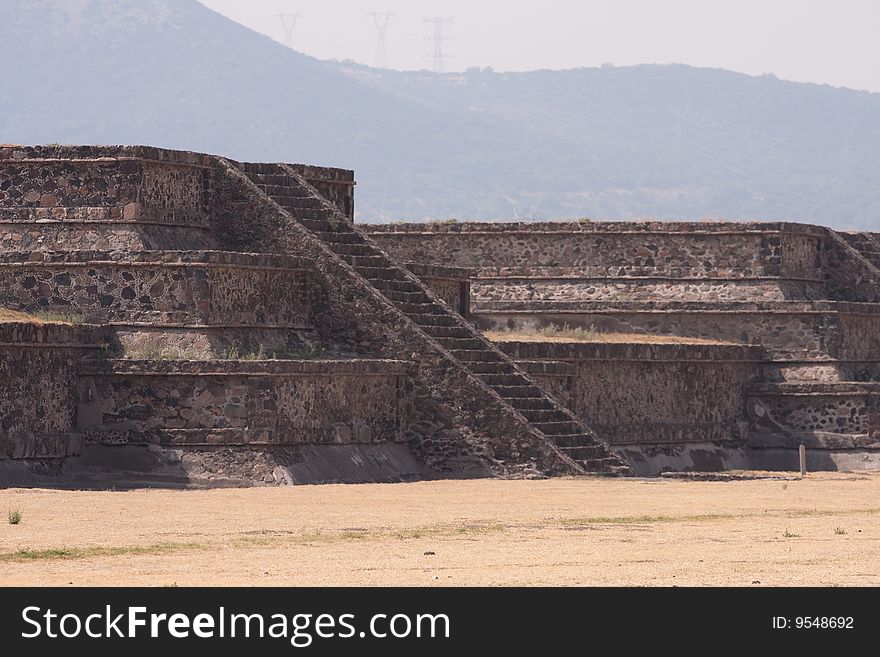 Teotihuacan piramides in mexico america