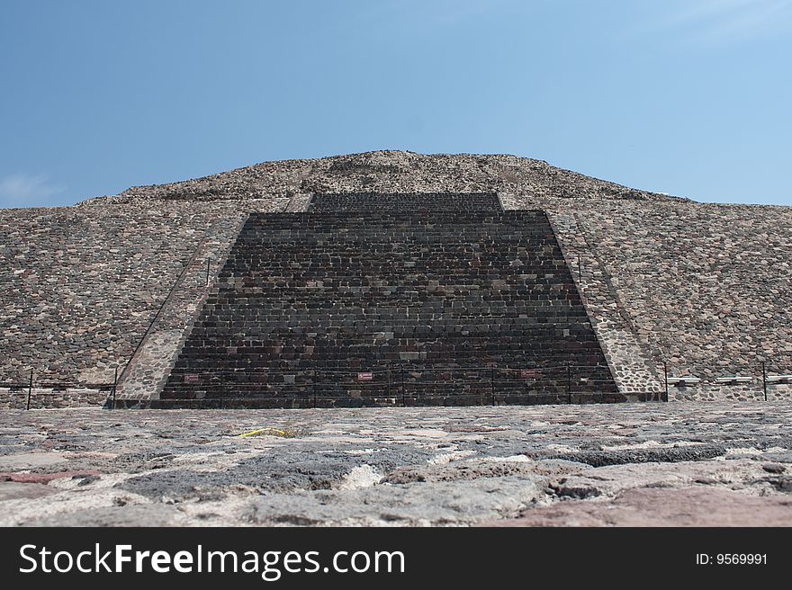 Teotihuacan piramides in mexico america