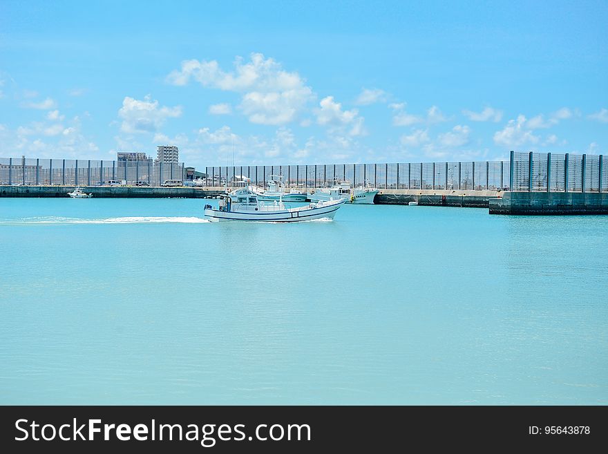 Water, Sky, Cloud, Water resources, Building, Blue