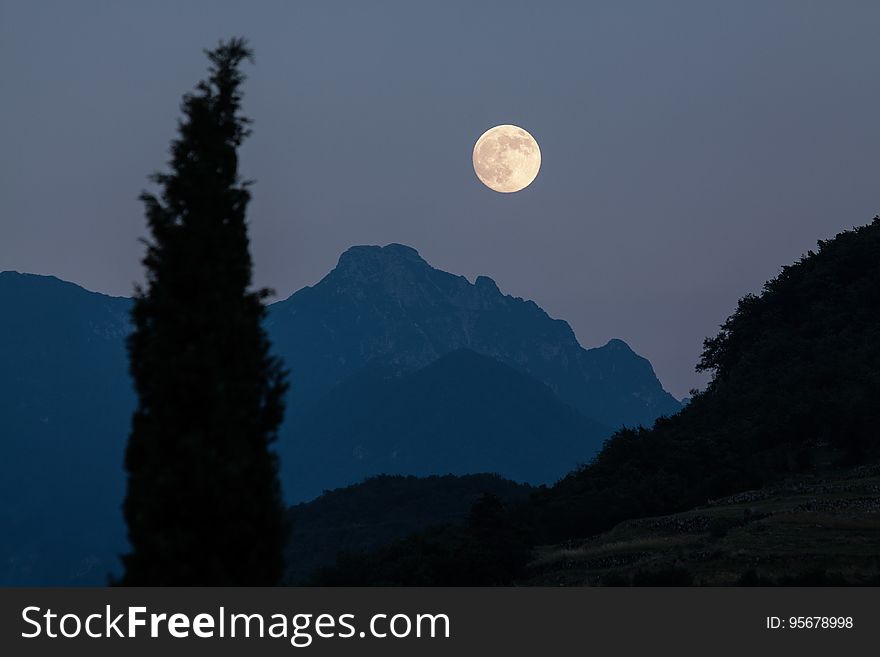 Sky, Moon, Atmosphere, Phenomenon