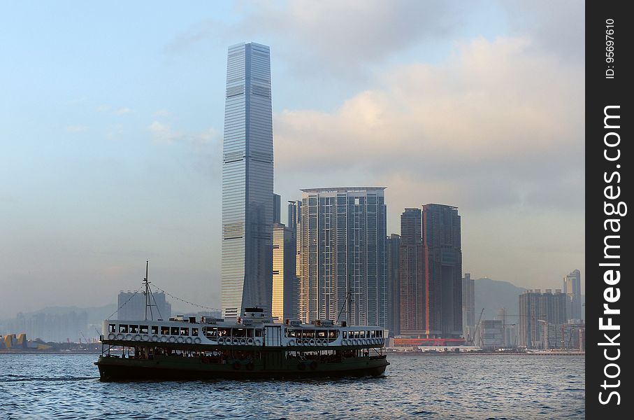 Hong Kong International Commerce Centre.