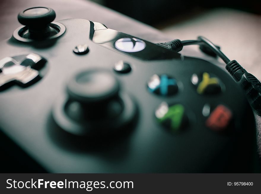 Closeup Photography Xbox One Black Controller