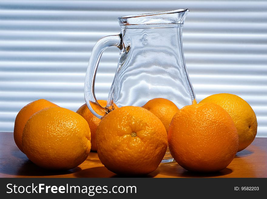 Succulent oranges while preparing  fresh  sweet  juice. Succulent oranges while preparing  fresh  sweet  juice