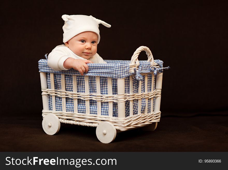 Product, Infant, Child, Basket