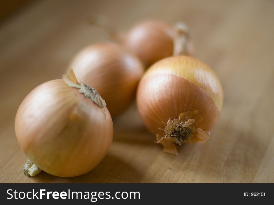 Onions an table