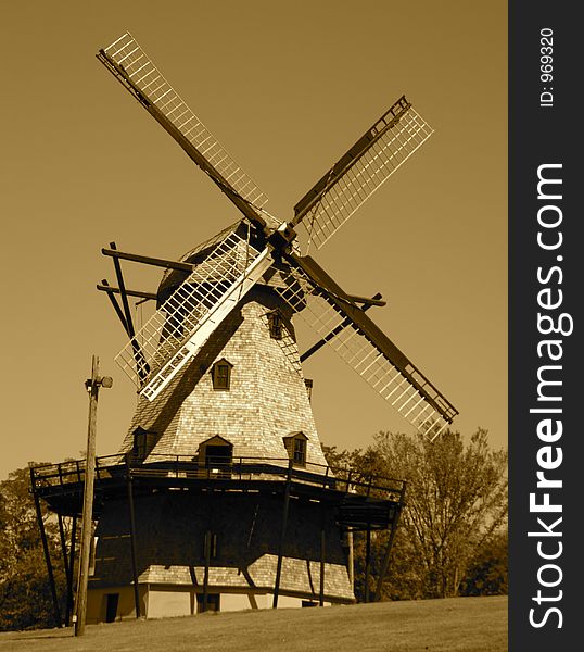 The windmill in Geneva, Illinois in Fabyan Froest Preserve newly restored (2004). The windmill in Geneva, Illinois in Fabyan Froest Preserve newly restored (2004)