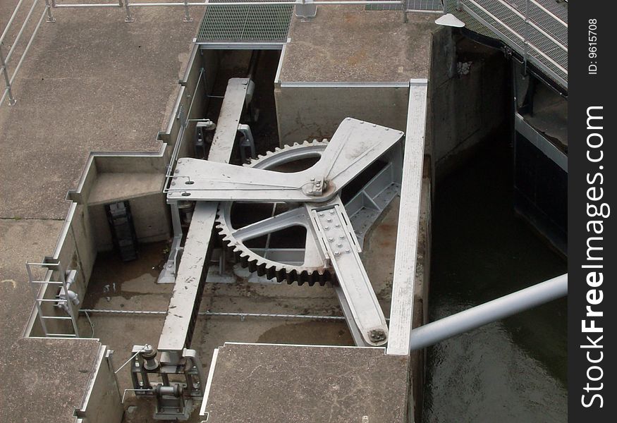 The gear that opens one side of the gate at the locks. The gear that opens one side of the gate at the locks