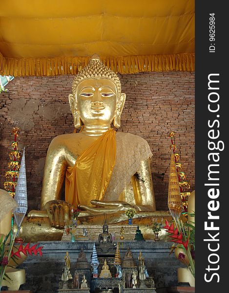 Golden Buddha statu in Thailand