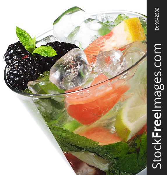 Cocktail - Mojito with Fresh Berry and Grapefruit Slice