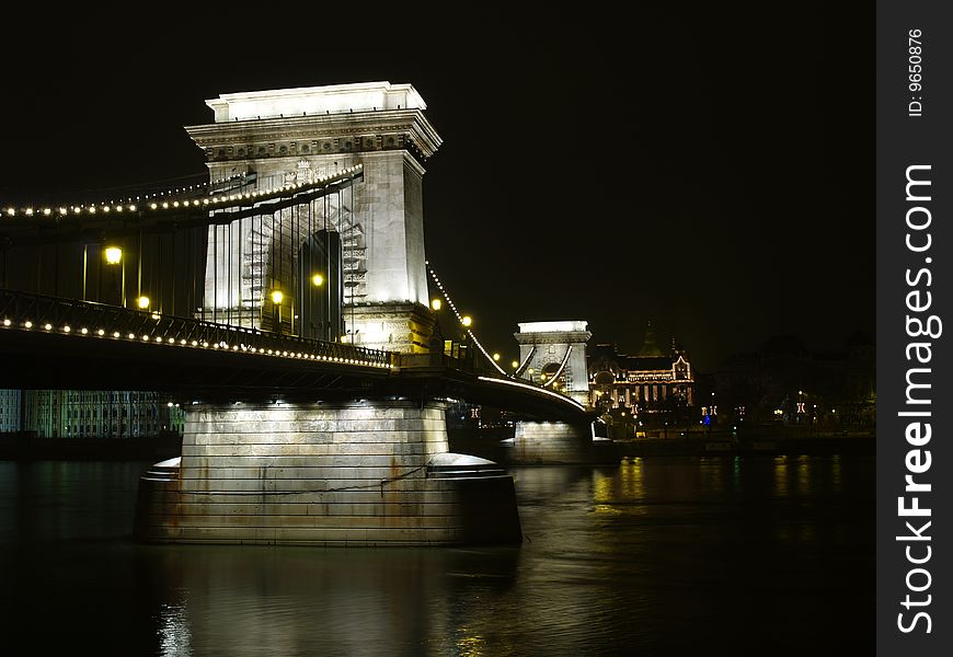 Chain bridge at Budapest by night