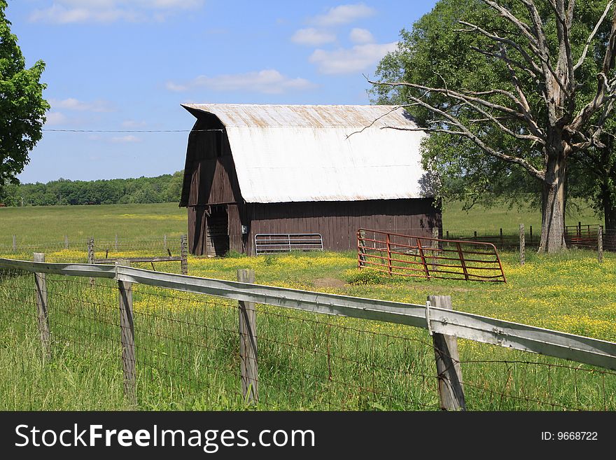 Rusitic Barn In Rural Tennessee