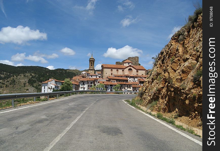 The look to the settlement Linares de Mora(1)