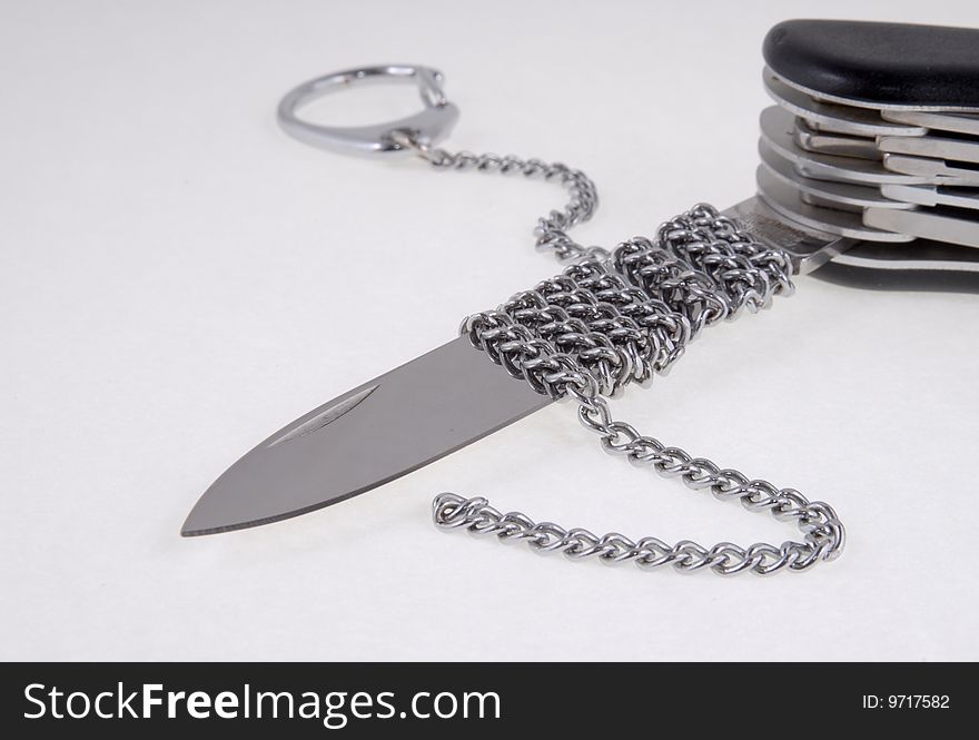 Folding knife ,blade chained