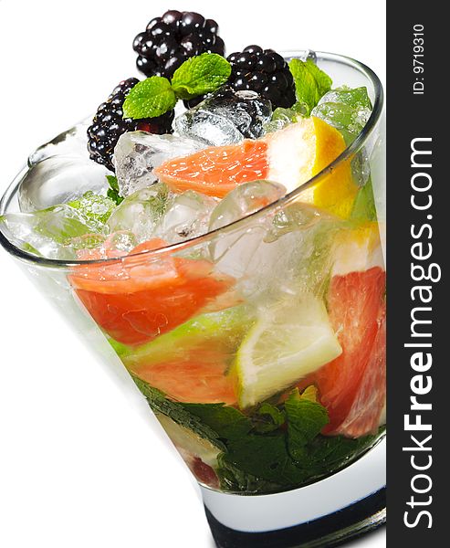Cocktail - Mojito with Fresh Berry and Grapefruit Slice