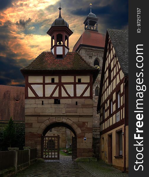 Medieval Architecture, Landmark, Sky, Building