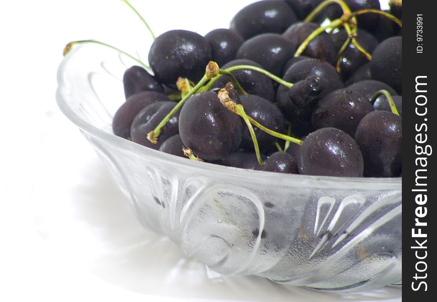 Close-up of fresh cherry in bowl.