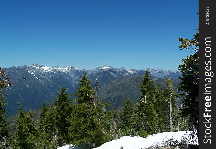 The Trinity Alps and Sawtooth Mountain (center). The Trinity Alps and Sawtooth Mountain (center)