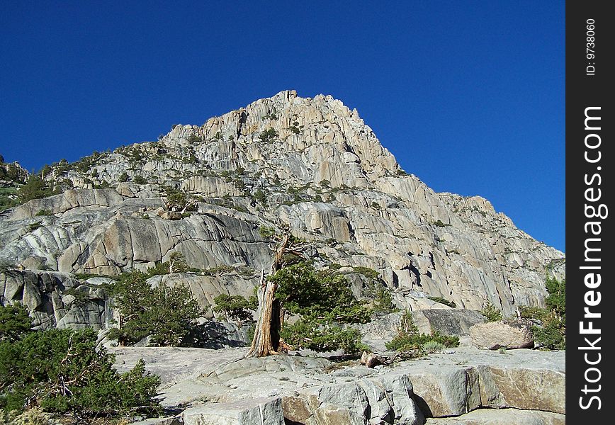 Strata of rock formations in the Sierra Nevada mountain range near Sonora Pass. Strata of rock formations in the Sierra Nevada mountain range near Sonora Pass