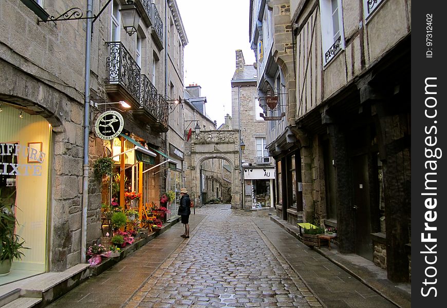 Modern Languages @ FLCC Study Abroad In Rennes & Paris, France