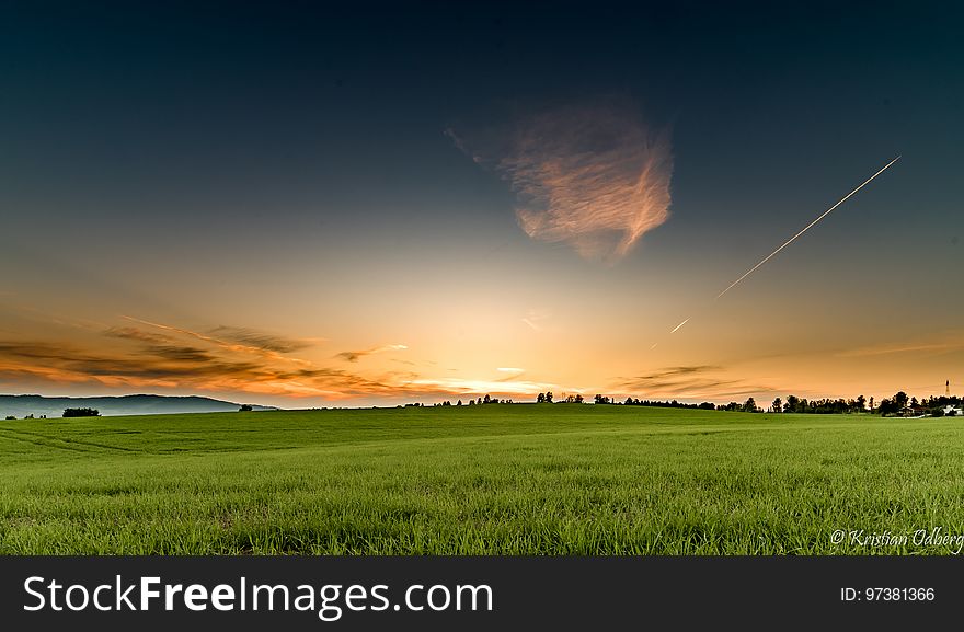 Cloud, Sky, Plant, Atmosphere, Ecoregion, People in nature