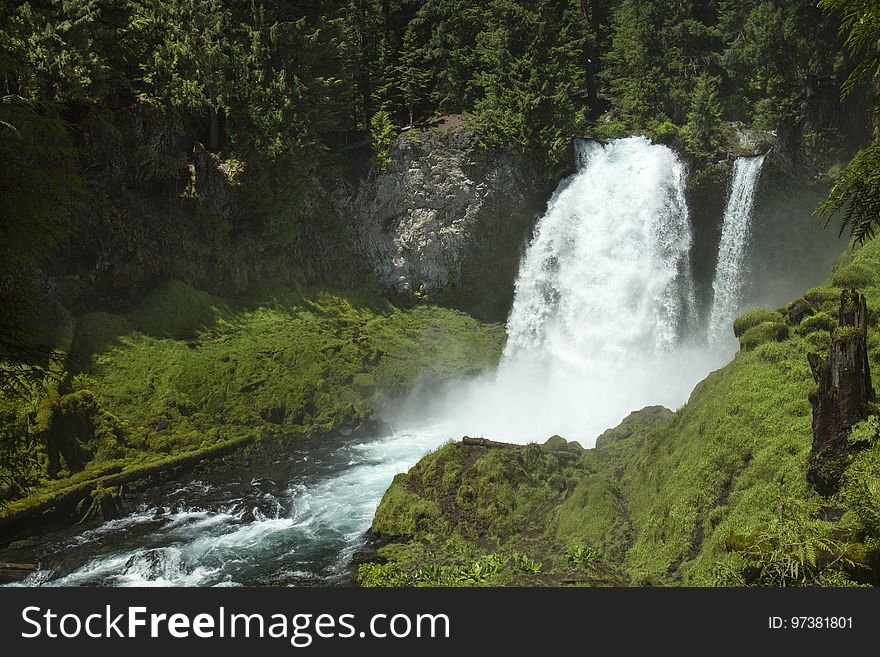 Sahalie Falls in the summer, Oregon