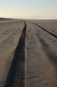 Tire Tracks On Sandy Beach Royalty Free Stock Photos Tire Tracks On Sandy Beach Royalty Free Stock Photos