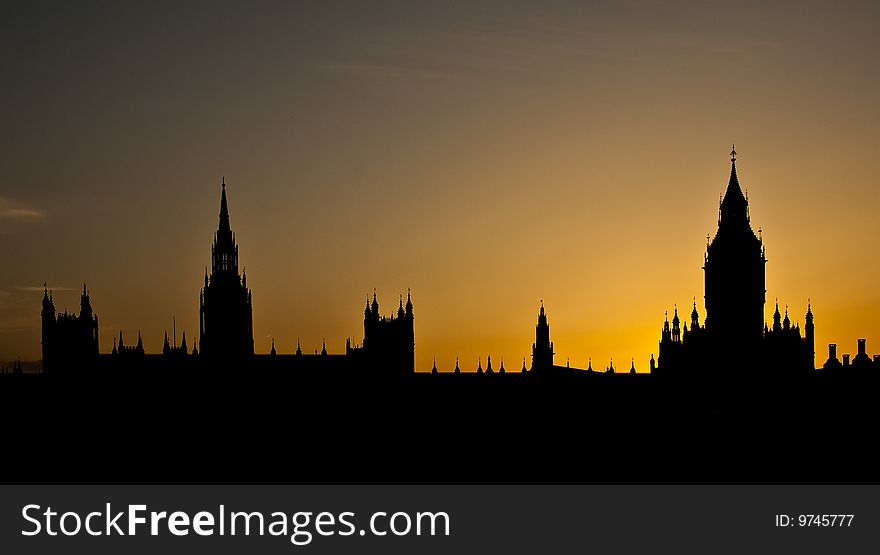 Sunset on the Houses of Parliament/Big Ben across the river thames. Sunset on the Houses of Parliament/Big Ben across the river thames.